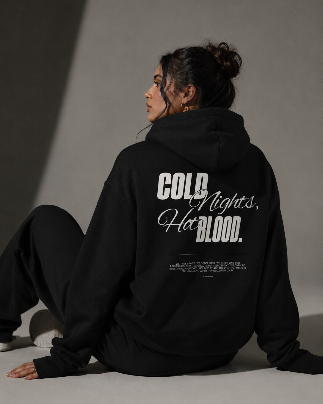 Cold nights, Hot Blood - Oversized Hoodie